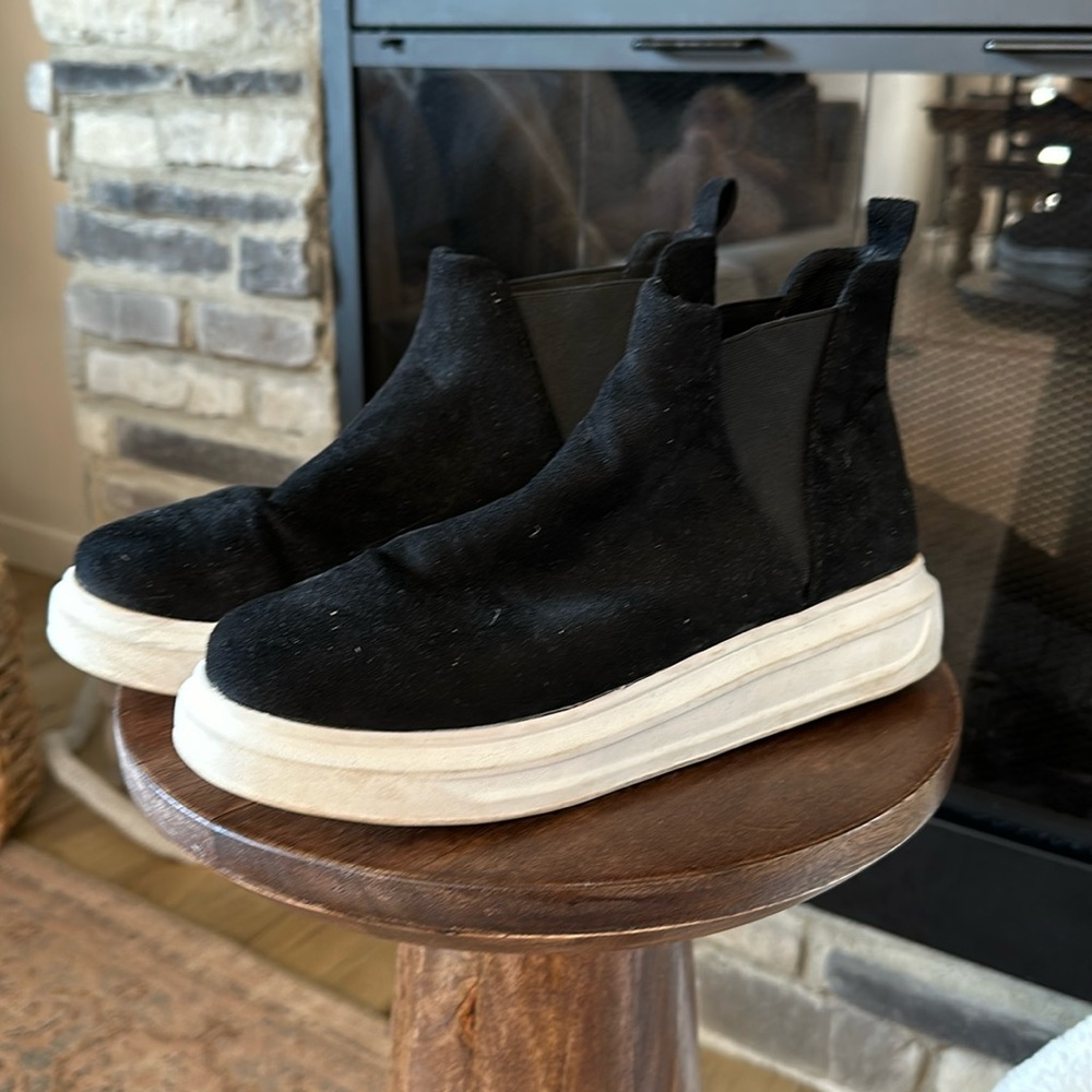 Black suede ankle pull on sneaker. Hardly worn. Great condition!